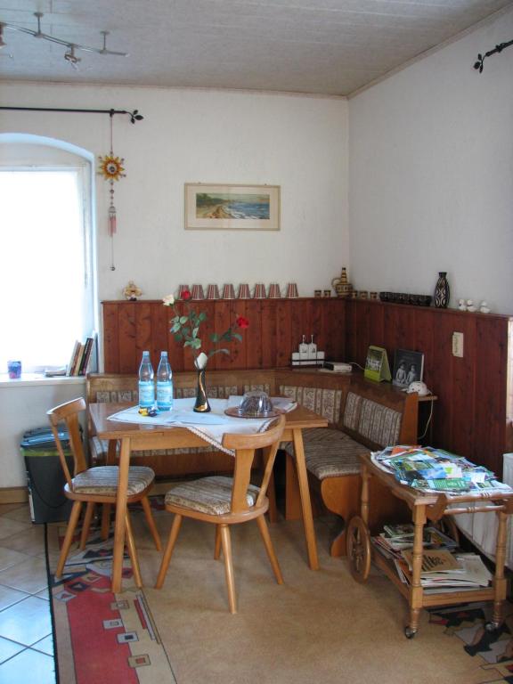 Ferienwohnung am Wald 2 Grunder Weg Grillenburg, 01737 Tharandt