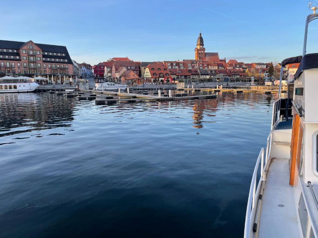 Appartement Ferienwohnung am Yachthafen Waren Müritz 5 Müritzstraße 1.OG 17192 Waren