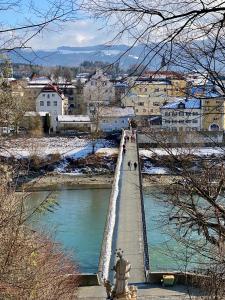 Appartement Ferienwohnung an der idyllischen Salzachschleife Nähe Salzburg Gordian-Guckh-Straße 8 Erdgeschoss 83410 Laufen Bavière