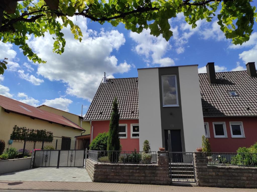Ferienwohnung an der Klinge 6 Klingenstraße, 97355 Wiesenbronn