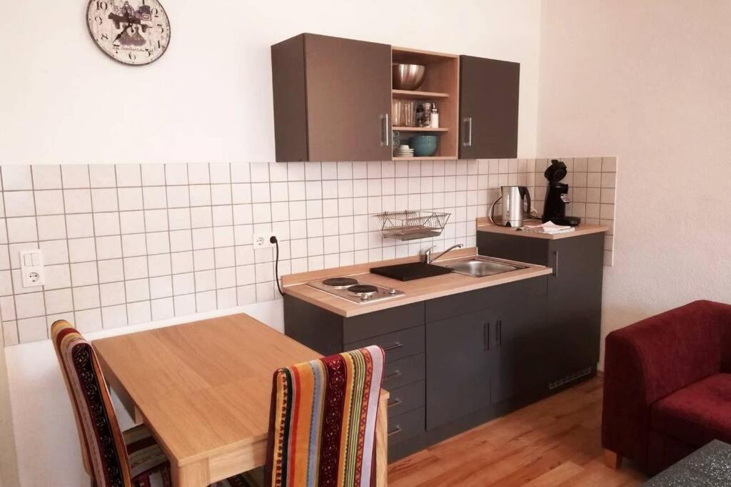 Ferienwohnung - Apartment mit Balkon in Halle-Saale, Trotha Trothaer Straße 13, 06118 Halle-sur-Saale