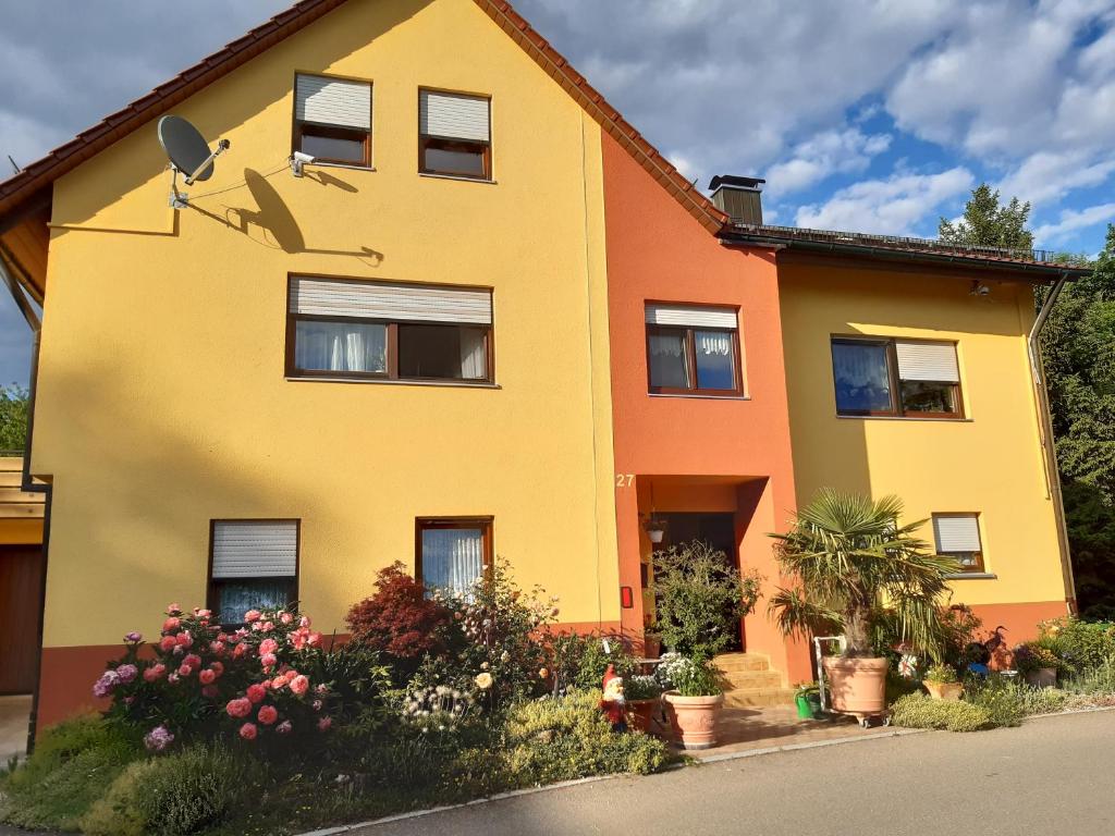 Appartement Ferienwohnung Aspach mit Waldblick 27 Bergstraße 71546 Aspach