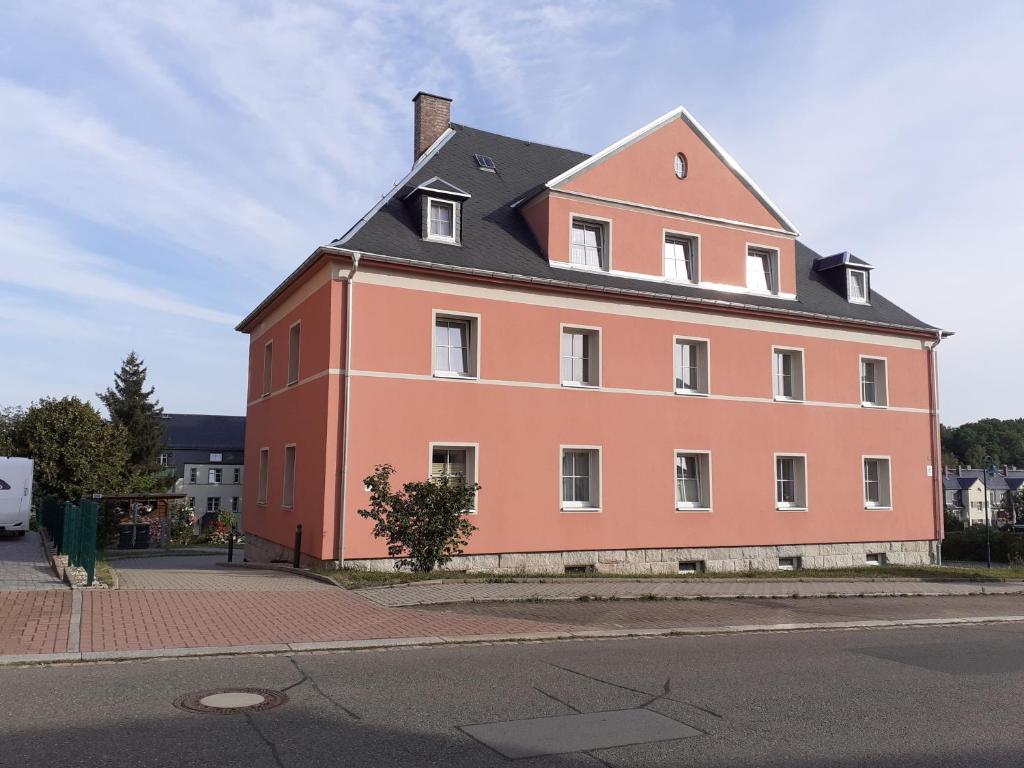 Appartement Ferienwohnung - August-Bebel-Str. 19 August-Bebel-Str. 19 EG 09376 Oelsnitz