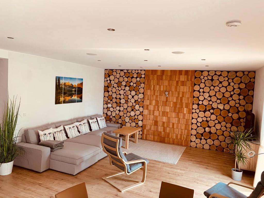 Ferienwohnung Bad Camberg - Apartment 3 Hoelzer Frankfurter Straße 35 1. OG, 65520 Bad Camberg