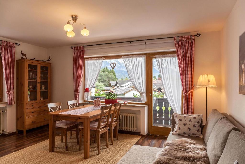 Ferienwohnung Bergblick Föhrenweg 1, 82467 Garmisch-Partenkirchen