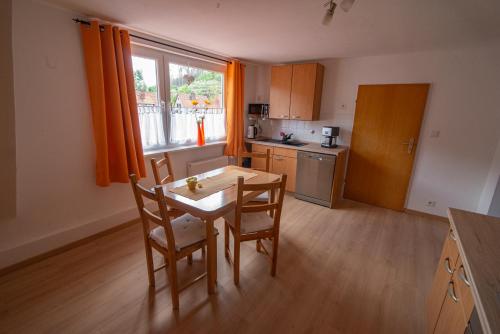 Ferienwohnung Bergblick -KEINE MONTEURE-