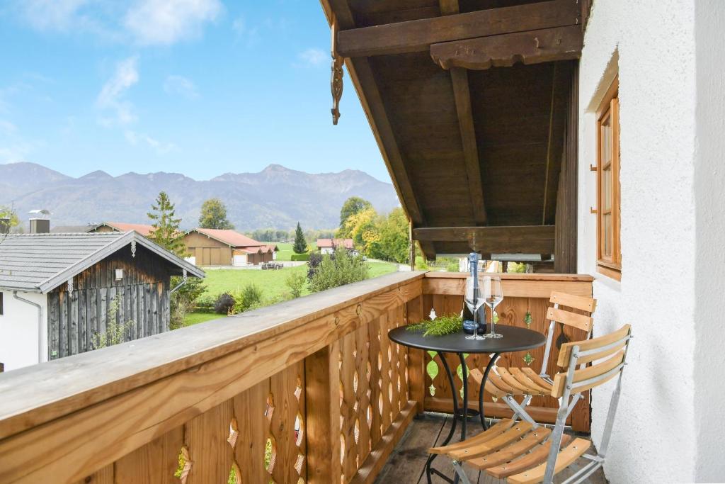 Appartement Ferienwohnung Bergfex Alte Gendarmerie Übersee Max-Brunner-Weg 1 83236 Übersee