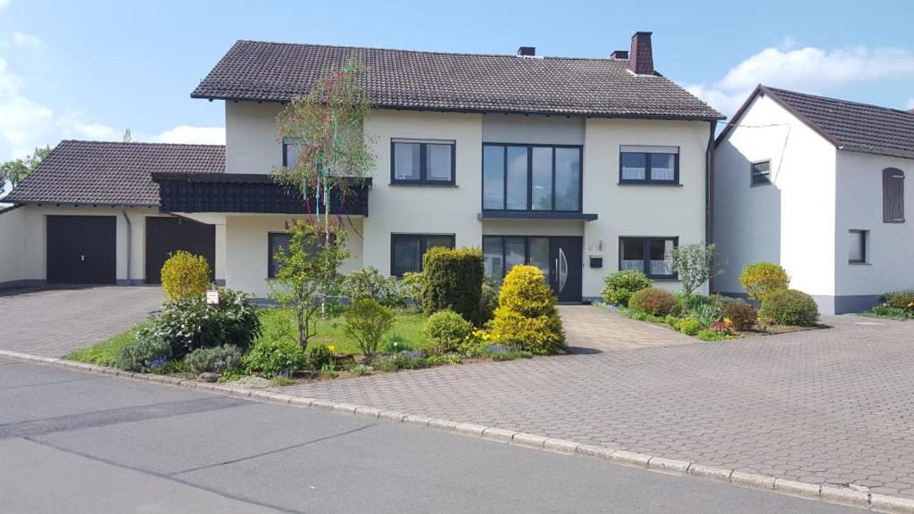 Appartement Ferienwohnung Christina 8 Im Hahn 54570 Hinterweiler