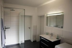 Appartement Ferienwohnung Dicke Linde Leostraße 22 Eingang Franz-Hitze-Straße 57392 Schmallenberg Rhénanie du Nord - Westphalie