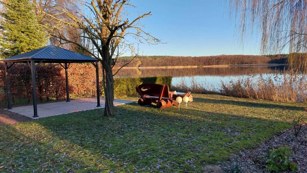Ferienwohnung direkt am See WEST 332 Wilhelm-Pieck-Str. 1 b, 19406 Dabel