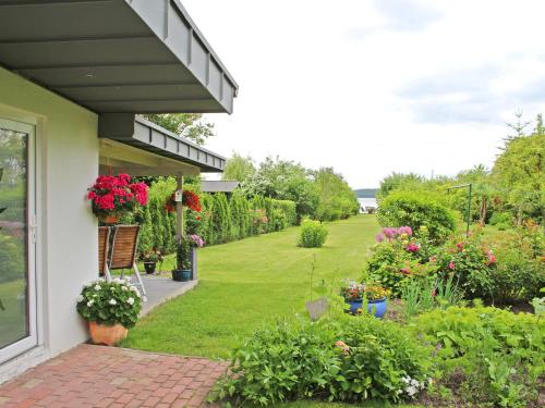 Ferienwohnung direkt an der Mueritz SEE 10771