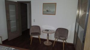 Ferienwohnung Dresden-Neustadt mit Parkplatz im Hof , Balkon ab April 2023
