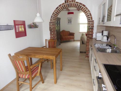 Ferienwohnung Elise im Gulfhof am Kanal