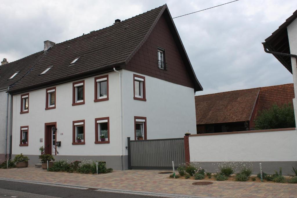 Ferienwohnung Fam. Höhn Hauptstr. 116 Erdgeschoß, 77966 Kappel-Grafenhausen