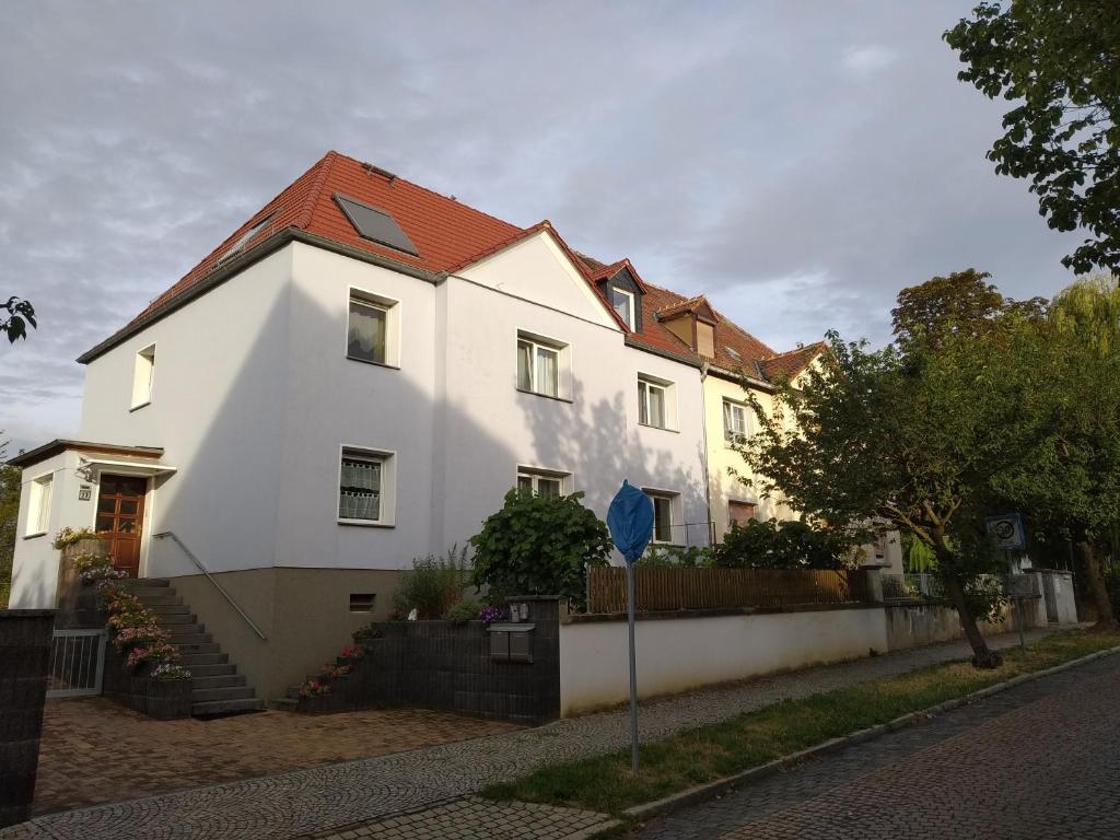 Ferienwohnung Familie Bulst Friedrich-Fröbel-Straße 33 Paterrewohnung, 06618 Naumbourg