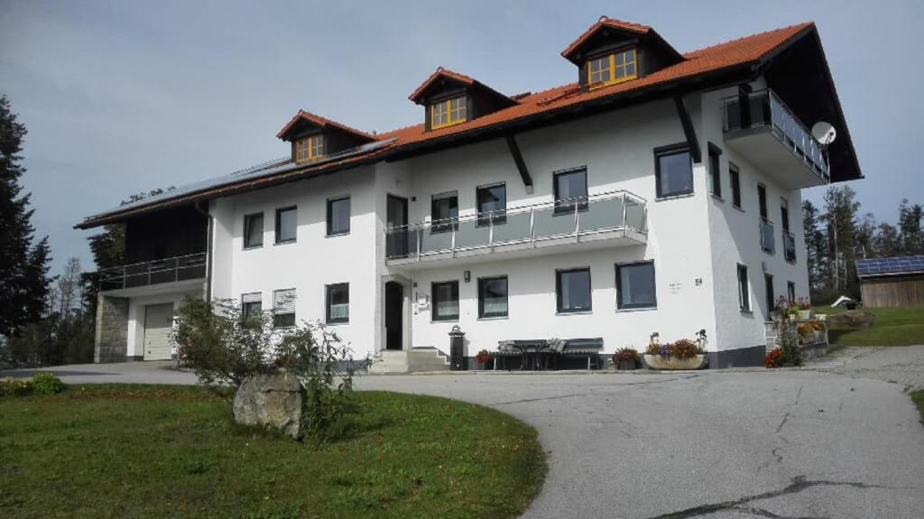 Ferienwohnung Familie Hubert Pilsl Haselberg 48, 94164 Sonnen