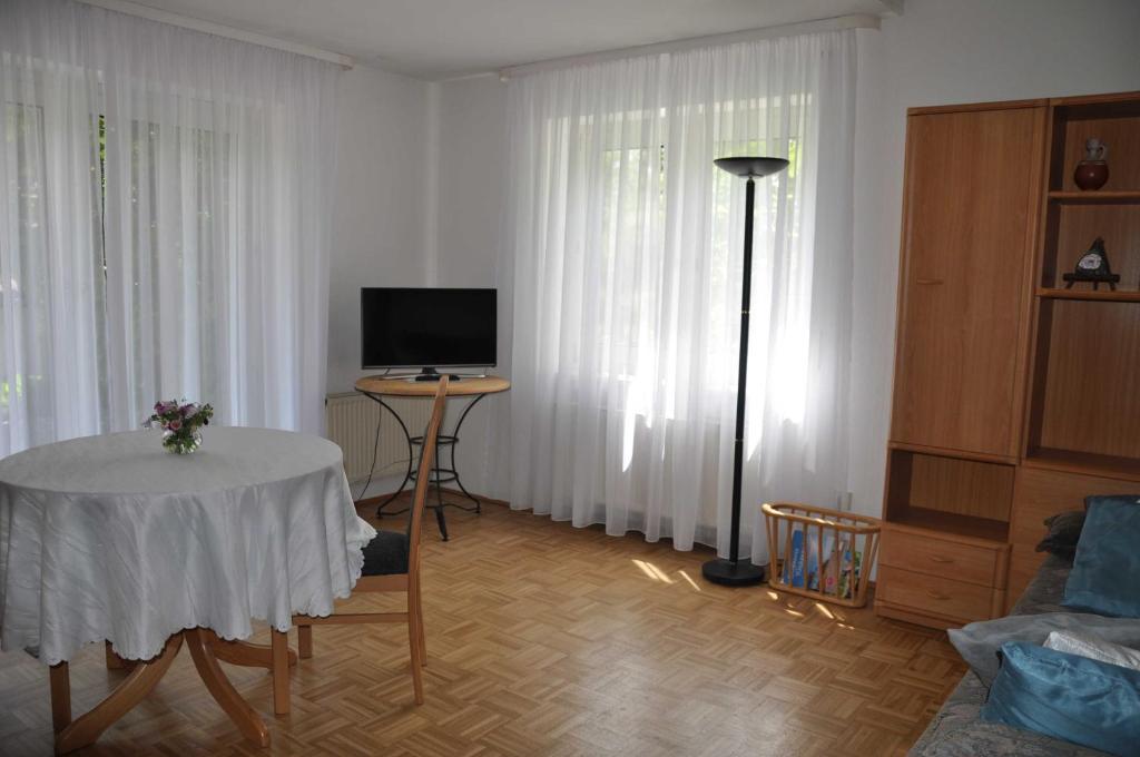 Appartement Ferienwohnung Fischer Andreas-Doll-Strasse 10 88709 Meersburg