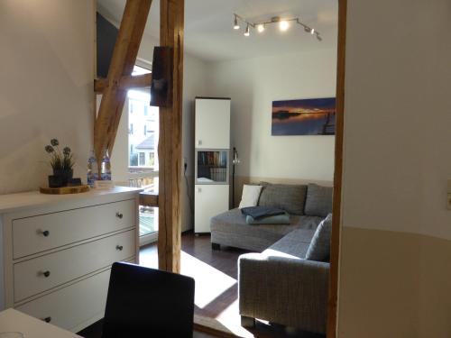 Ferienwohnung Friedrich Schiller, 2 Schlafzimmer, Balkon,kostenloses WiFi, nähe Zentrum,