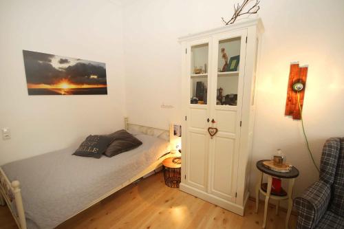 Ferienwohnung, gemütlicher Altbau mit Balkon nähe Fürstenplatz und Königsallee