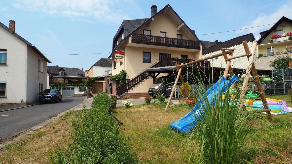 Appartement Ferienwohnung Gerhard Lenz Hinter der Kirche 5 56821 Ellenz-Poltersdorf