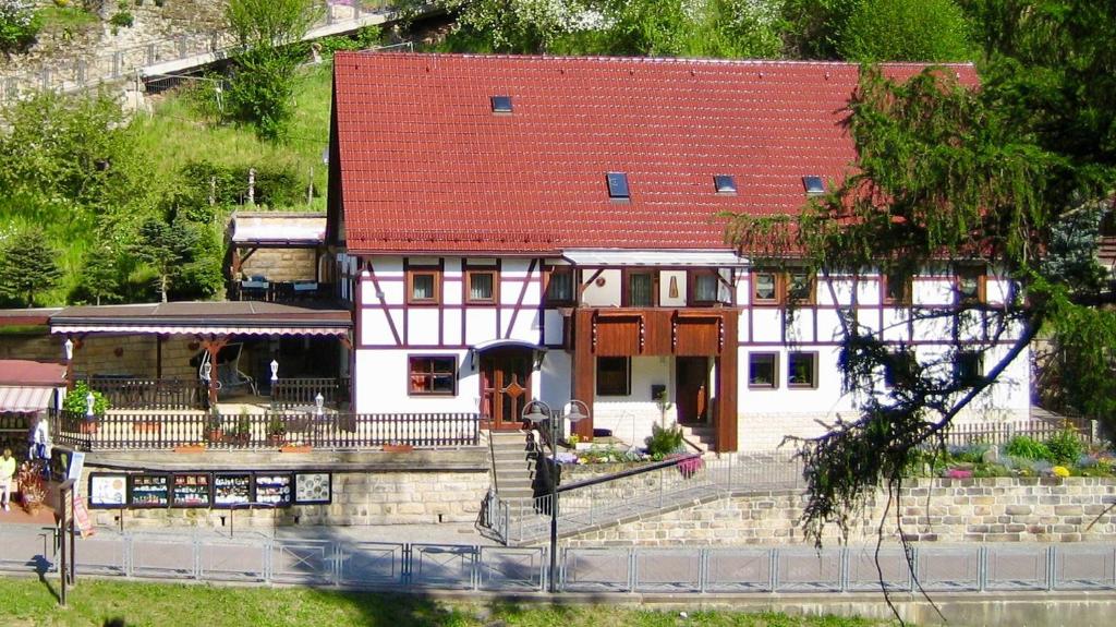 Ferienwohnung Gisela Winkler 8 Am Grünbach, 01824 Rathen