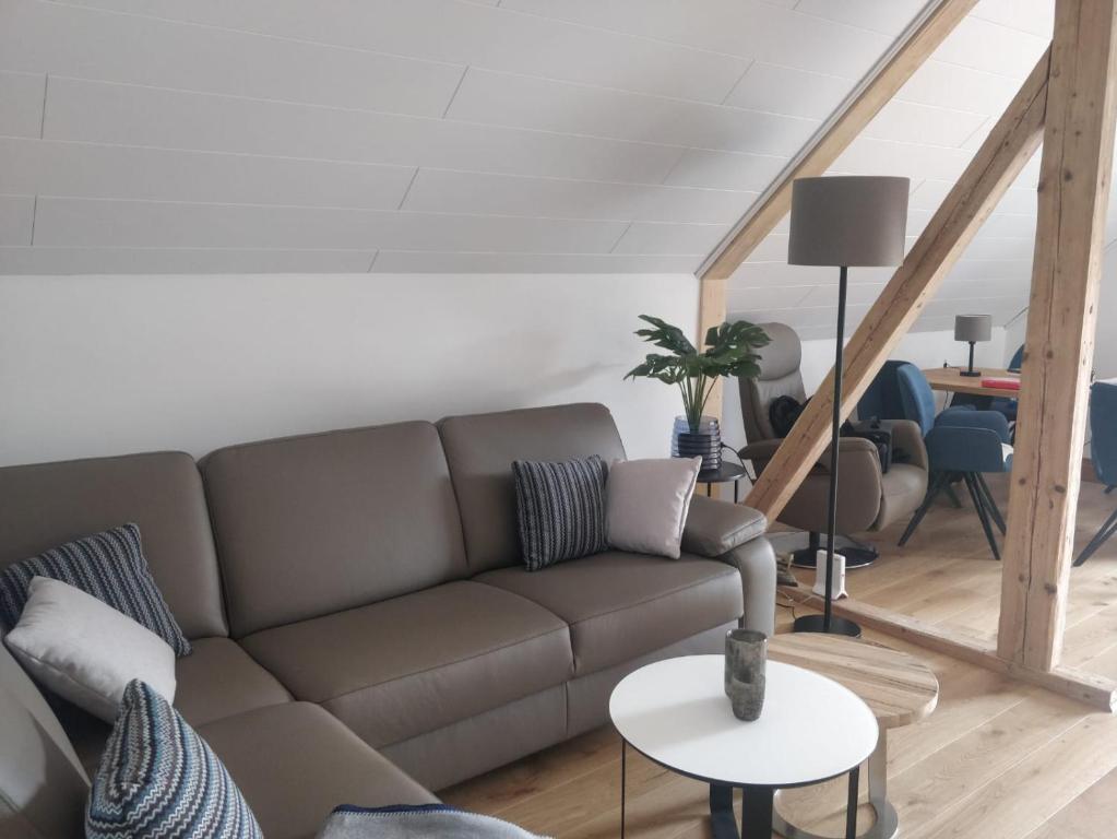 Ferienwohnung goldener Mond 6 Pfingstweg Obergeschoss, 56869 Mastershausen