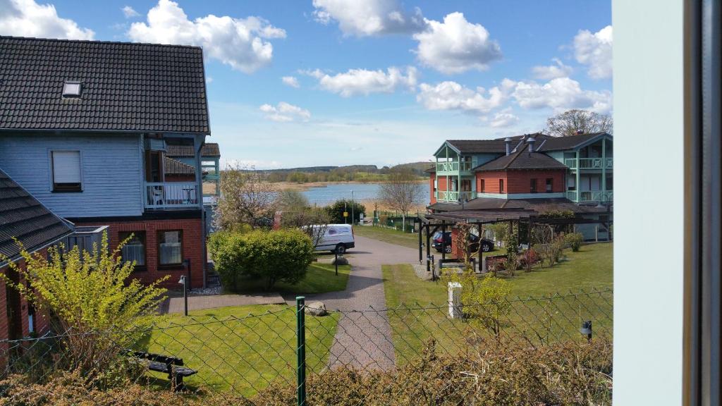 Ferienwohnung Granitzblick 3 mit Wintergarten und Seeblick Neuensien 10, 18586 Seedorf