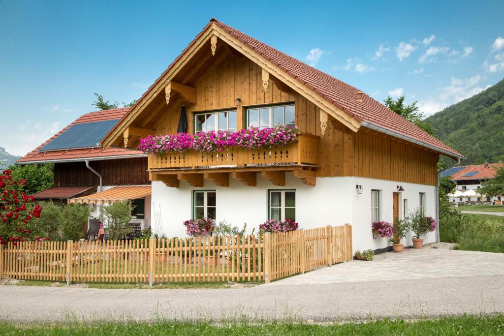 Ferienwohnung Guggenbichler Zell 40, 83324 Ruhpolding