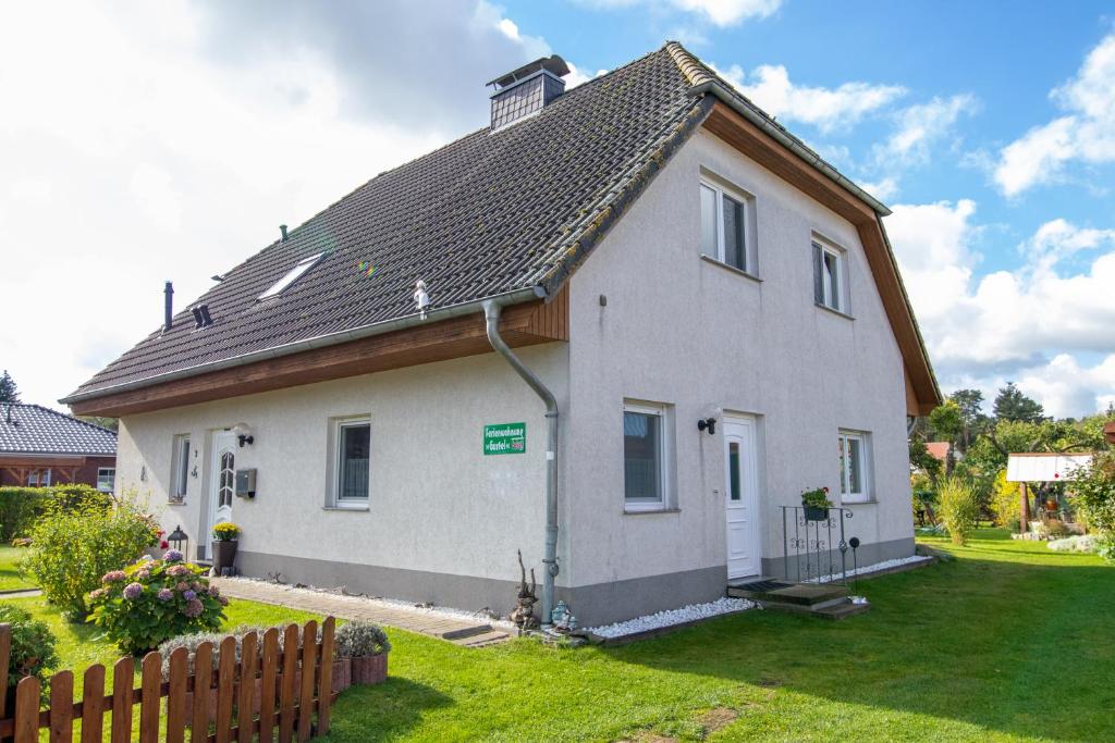 Ferienwohnung Gustel Schulweg 3, 17440 Freest