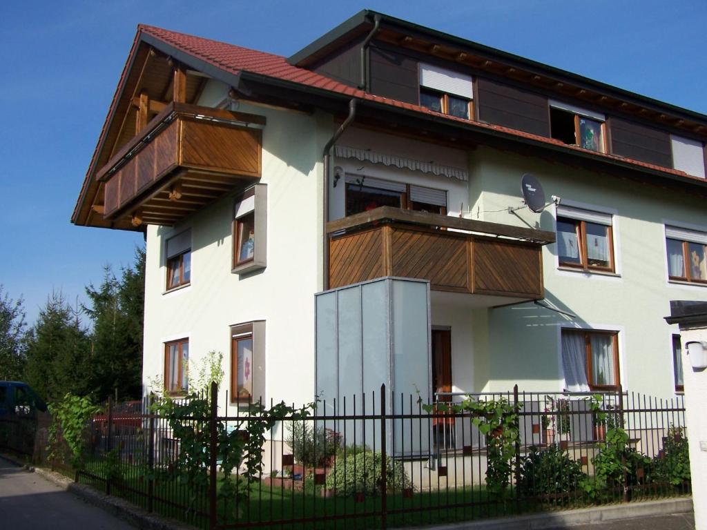 Ferienwohnung Haus Pistillo 17 Pfannenstiel, 88048 Friedrichshafen