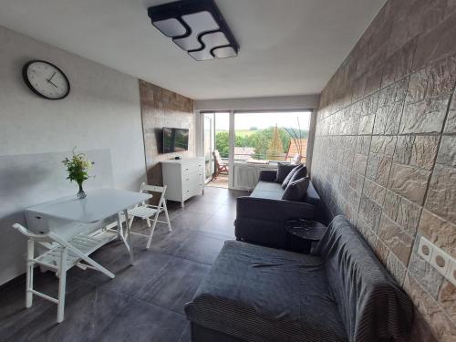 Ferienwohnung HECKENROSE mit Sauna und Schwimmbad