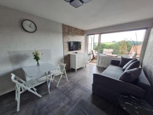 Ferienwohnung HECKENROSE mit Sauna und Schwimmbad
