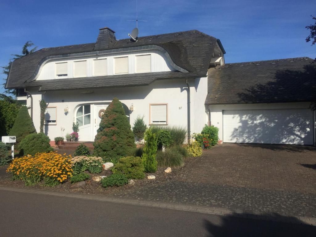 Ferienwohnung Hetzerath 37 Auf'm Berg, 54523 Hetzerath
