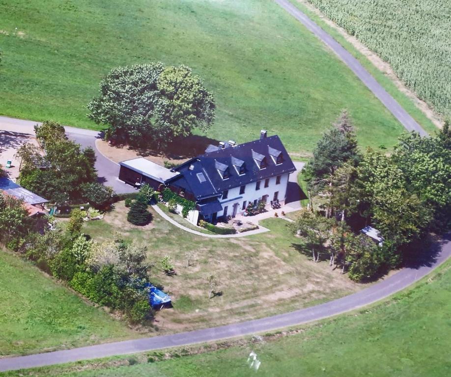 Ferienwohnung Hügelhaus Zum Würtzenacker 2, 54597 Plütscheid