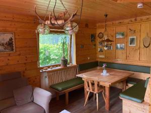 Ferienwohnung (idyllische Lage + 1800m² Garten)
