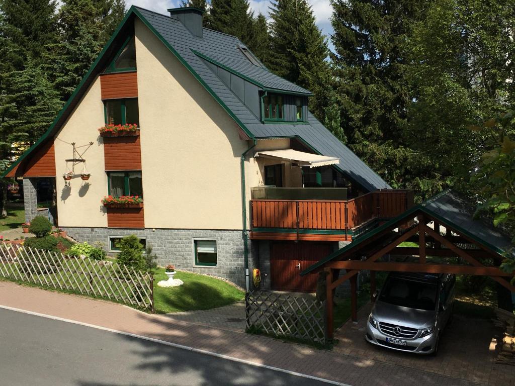 Ferienwohnung Illing direkt am Ski und Rodelhang Vierenstraße 24, 09484 Kurort Oberwiesenthal