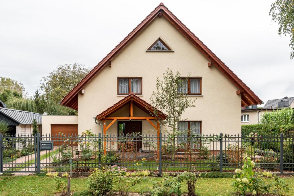 Ferienwohnung im grünen Mühlenbeck-nahe Berlin 1 Akazienallee, 16567 Mühlenbeck
