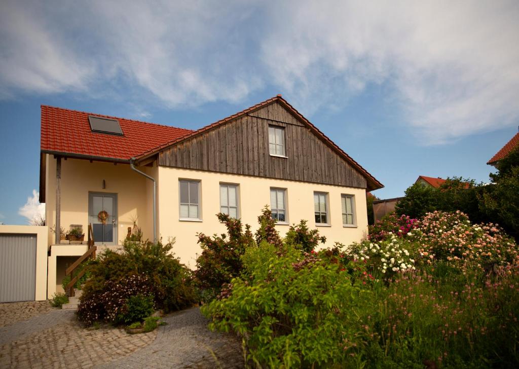 Appartement Ferienwohnung Im Schiller Am Geisberg 35 97355 Wiesenbronn