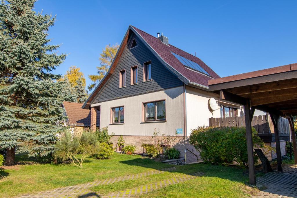 Ferienwohnung im Souterrain Oberreihe 7f, 17440 Freest