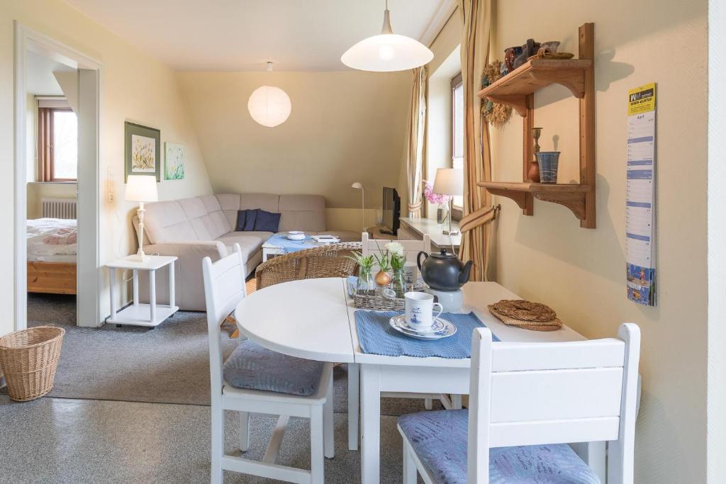 Ferienwohnung in Borgsum (oben rechts) Taarepswoi 1 - Fewo oben rechts, 25938 Borgsum
