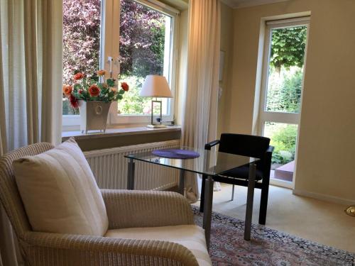 Ferienwohnung in weißer Villa am Kliff