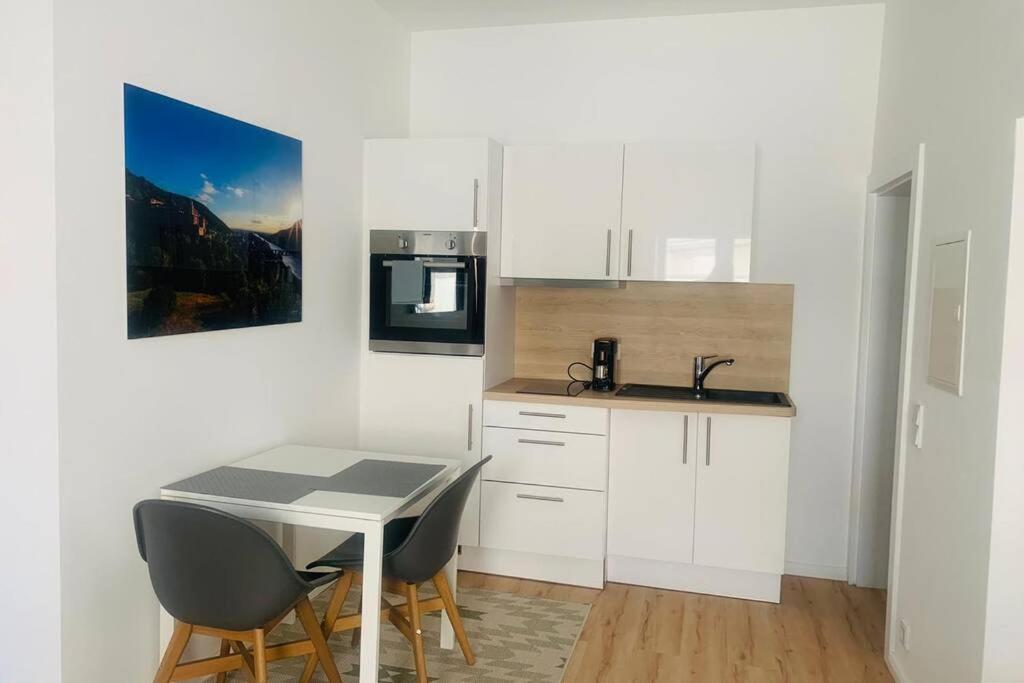 Appartement Ferienwohnung K••• Heidelberg / Sandhausen 86 Hauptstraße 69207 Sandhausen