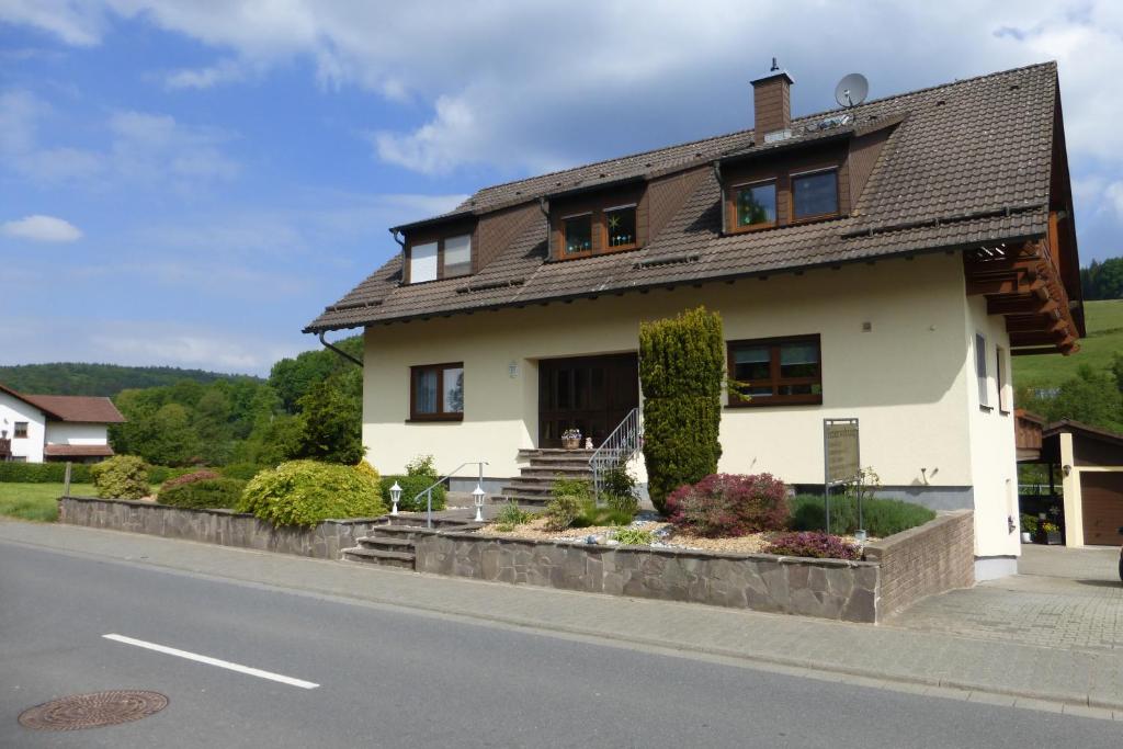 Ferienwohnung Katzer Guttersbacher Strasse 17, 64756 Mossautal
