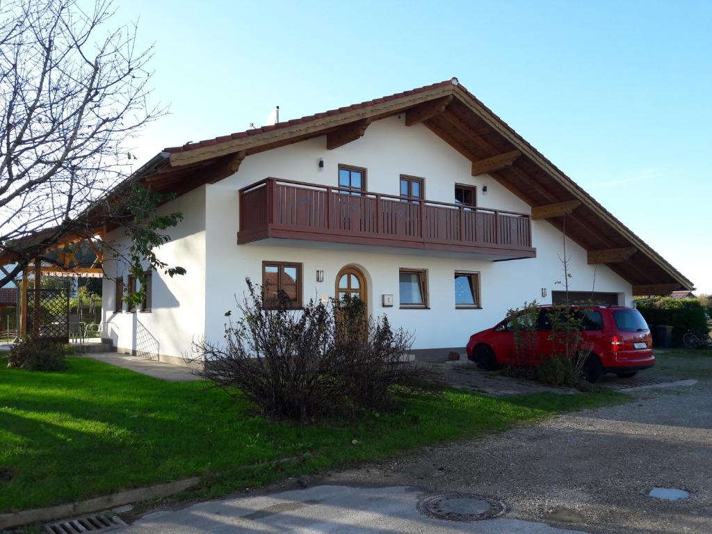 Appartement Ferienwohnung \ Kiem-Pauli-Weg 11 83236 Übersee