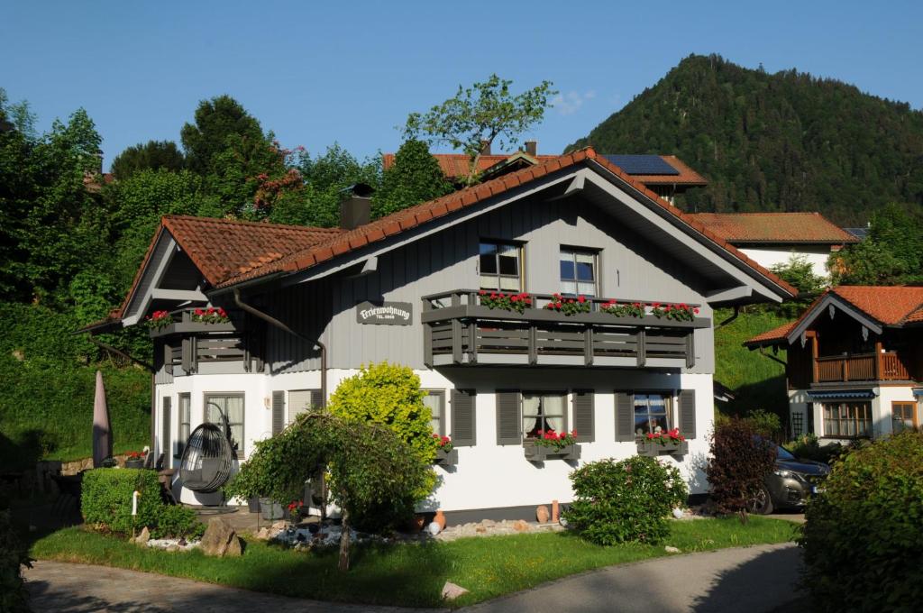 Ferienwohnung Lanzinger Wiesenleiten 5, 83324 Ruhpolding