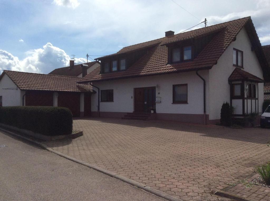 Appartement Ferienwohnung-Loesch Neue Straße  12 79395 Neuenburg am Rhein