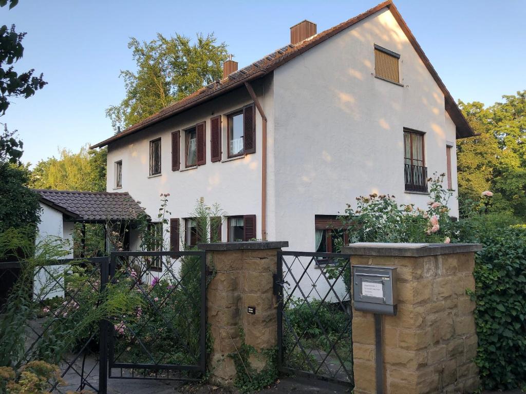 Ferienwohnung Lücke 2 Zeppelinstraße, 97424 Schweinfurt