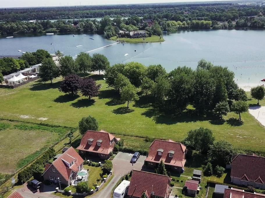Ferienwohnung Lüttje Huck - Seeblick 1 32 Am Badesee, 26607 Aurich