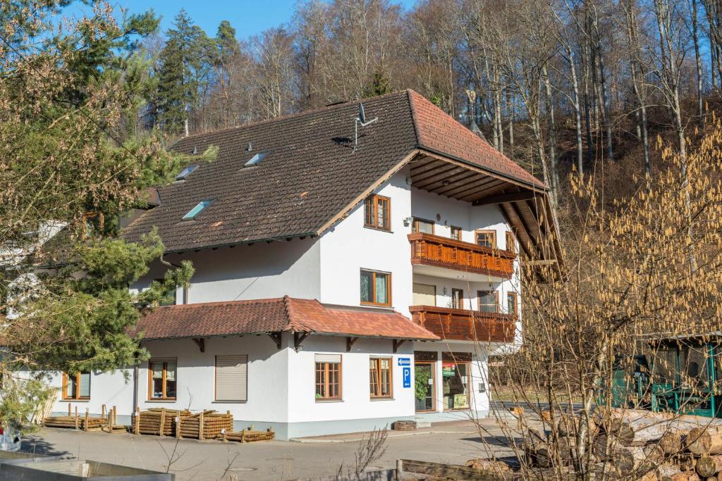 Ferienwohnung Maria 47.8615,9.1065, 78355 Liggersdorf