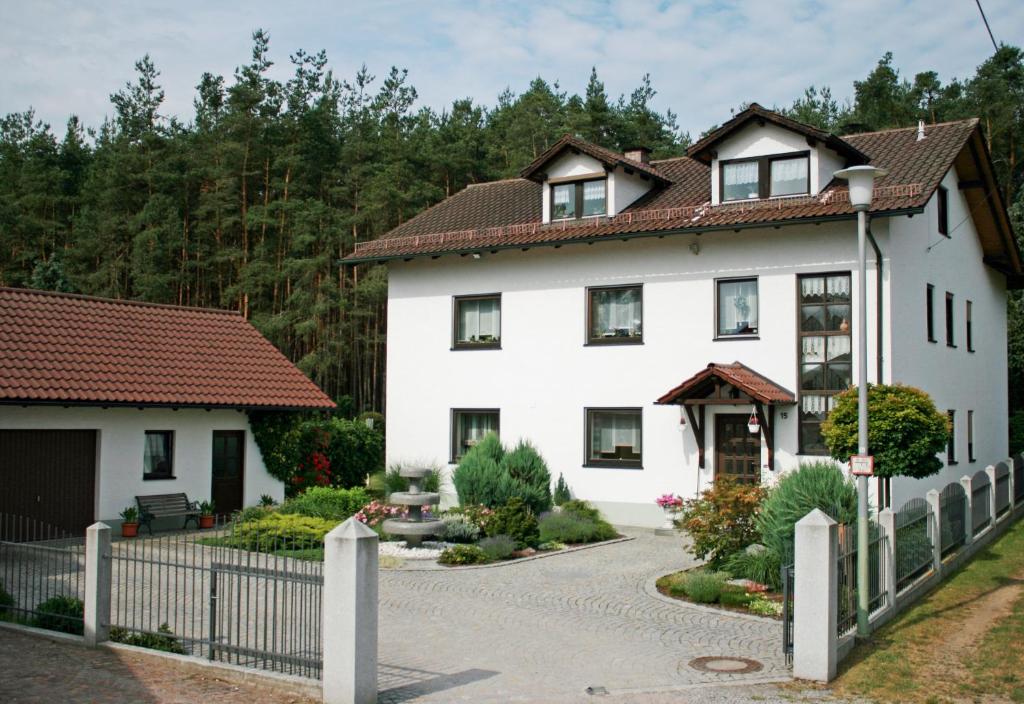 Ferienwohnung Maria Kreuzweg 15, 93149 Nittenau